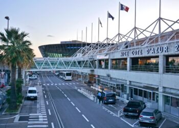 Un été chaotique à l’aéroport de Nice : les retards s’accumulent depuis des mois à cause du contrôle aérien