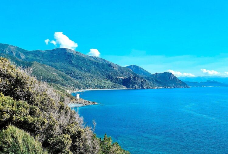 Cinq passagers blessés après de fortes turbulences lors d’un vol Paris-Orly vers Ajaccio