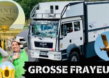 Panique à bord d’un vol Lyon-Porto : un homme tente de forcer l’entrée du cockpit