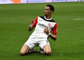 Hugo Ekitike appelé en équipe de France pour remplacer le blessé Rayan Cherki