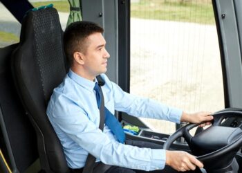 Un homme ivre agresse violemment un conducteur de bus au visage à Nantes