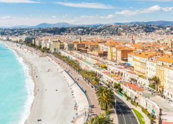 Ce somptueux hôtel de la Côte d’Azur bientôt star de « The White Lotus » ? La rumeur enflamme les fans Ce somptueux hôtel de la Côte d’Azur bientôt star de « The White Lotus » ? La rumeur enflamme les fans