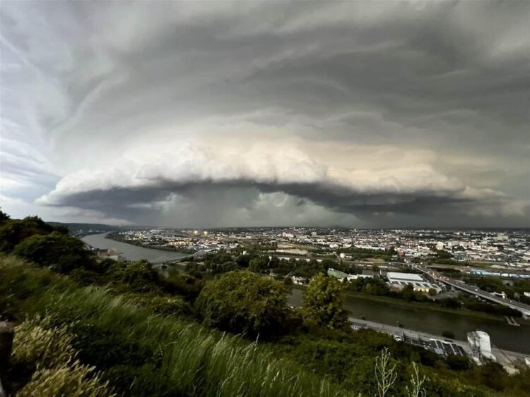Orages en vue : soyez prêts ce samedi 13 septembre à Paris et en Île-de-France ! Orages en vue : soyez prêts ce samedi 13 septembre à Paris et en Île-de-France !