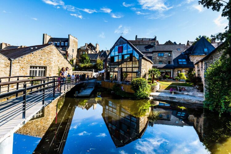 Guingamp vs Montpellier : Sylvain Ripoll révèle son groupe de 18 joueurs pour le choc de Ligue 2 Guingamp vs Montpellier : Sylvain Ripoll révèle son groupe de 18 joueurs pour le choc de Ligue 2