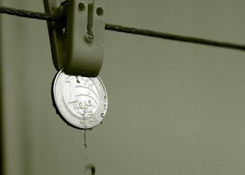 Budget 2026 : Amélie Oudéa-Castéra tire la sonnette d’alarme sur la crise du sport due aux coupes budgétaires