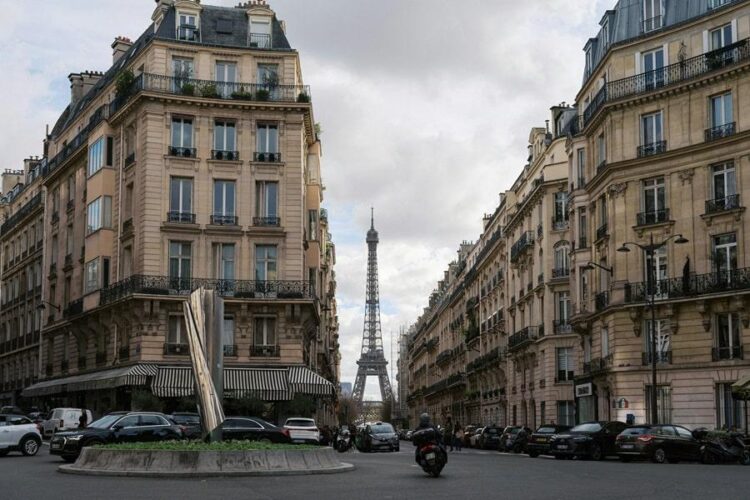 À Paris, ces immeubles sans porte ni digicode renferment un secret étonnant À Paris, ces immeubles sans porte ni digicode renferment un secret étonnant