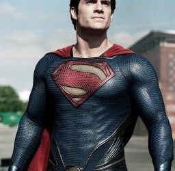 Superman : entre « immigrant illégal » et « superwoke », le nouveau film enflamme les débats chez les trumpistes