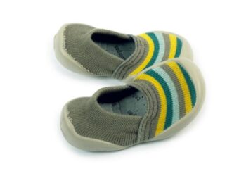 « Une agression gratuite » : un collégien violemment tabassé en pleine rue par trois ados à Montpellier  —  Brutal Attack in Montpellier: Middle Schooler Beaten Unprovoked by Three Teens in the Street