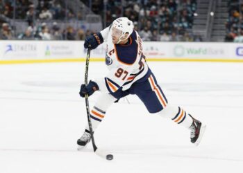 Besançon vs Strasbourg II – Amical : L’Étoile Noire Éclaire le Ciel du Hockey Français