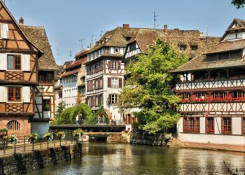 Maisons à prix cassés près de Lille : découvrez où les tarifs plongent jusqu’à -18 % ! Maisons à prix cassés près de Lille : découvrez où les tarifs plongent jusqu’à -18 % !