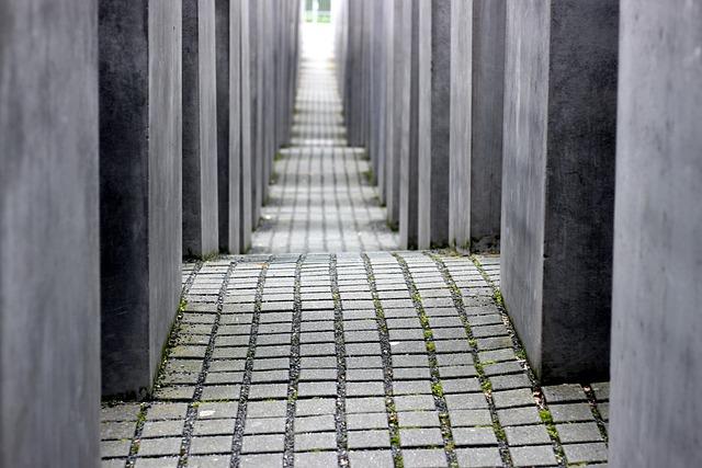 Haine des Juifs : ce fléau qui déchire la France – à revoir en replay

—

Engaging rewrite:

« Haine des Juifs : le poison qui divise la France – regardez le replay »