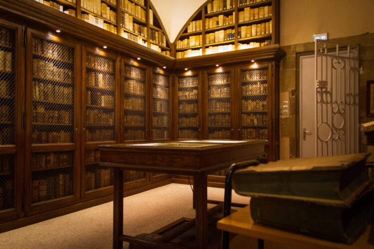 Explorez la médiathèque protestante unique de Strasbourg !