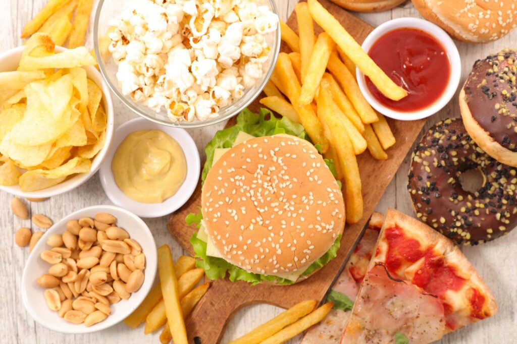 Plus de 50 000 fast-foods en France : et si on instaurait un « impôt spécial graisse » ?  

Rewritten title:  
« Fast-food en France : faut-il créer un « impôt spécial graisse » pour lutter contre l’excès ? »