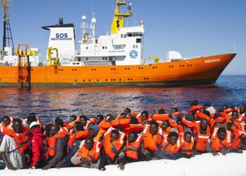 SOS Méditerranée porte plainte en France après l’attaque armée contre l’Ocean Viking