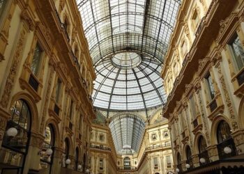 Emmanuel Macron Calls for International Force to Stabilize Gaza Crisis