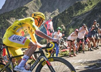 Tour de France à Lille : la Grand-Place vibrante sous un océan de jaune et d’énergie !