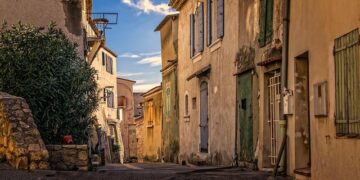 Plongez dans l’aventure avec « Sur les chemins noirs » – Regardez en streaming dès maintenant ! Plongez dans l’aventure avec « Sur les chemins noirs » – Regardez en streaming dès maintenant !