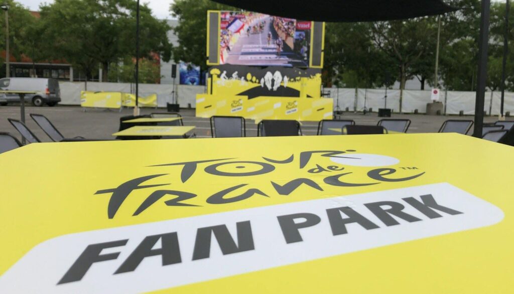 Plongez dans l’ambiance festive du Fan Park du Tour de France à Lille !