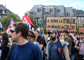 « Bloquons tout » : 10 000 manifestants envahissent Strasbourg lors des moments forts des mobilisations en Alsace « Bloquons tout » : 10 000 manifestants envahissent Strasbourg lors des moments forts des mobilisations en Alsace