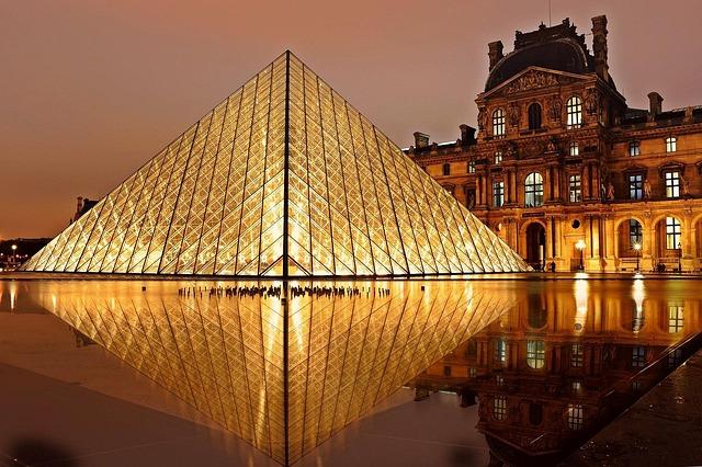 Deux jours après le cambriolage du Louvre, un jeune homme tente une intrusion audacieuse au Mucem de Marseille Deux jours après le cambriolage du Louvre, un jeune homme tente une intrusion audacieuse au Mucem de Marseille