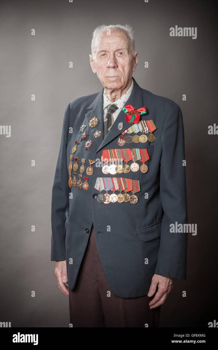 À 102 ans, un vétéran de la Seconde Guerre mondiale reçoit enfin la Légion d’honneur à Nice À 102 ans, un vétéran de la Seconde Guerre mondiale reçoit enfin la Légion d’honneur à Nice