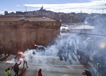 ‘Bloquons tout’: Massive Marseille Protest Ignites Tensions with Thousands Rallying and Multiple Arrests