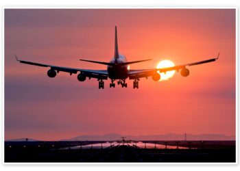 Frôlement spectaculaire à l’aéroport de Nice : un avion atterrit tandis qu’un autre décolle, évitant de justesse la collision Frôlement spectaculaire à l’aéroport de Nice : un avion atterrit tandis qu’un autre décolle, évitant de justesse la collision