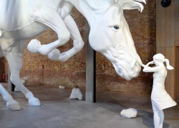 À Nice, une biennale d’art célèbre la splendeur et la richesse des mers et des océans À Nice, une biennale d’art célèbre la splendeur et la richesse des mers et des océans