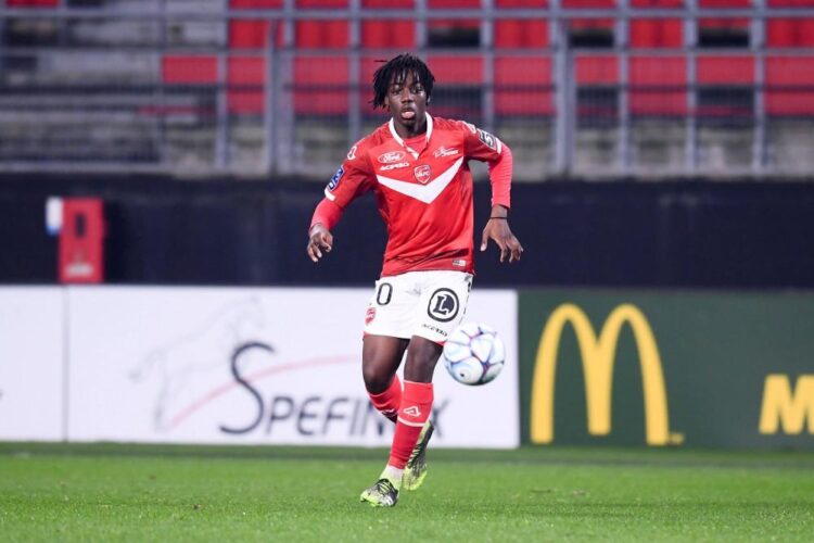 Ismaël Doukouré lourdement sanctionné après son tacle qui a blessé Malick Fofana