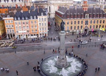 « Je trouve ça tout à fait dépaysant » : découvrez pourquoi Lille et Amiens séduisent tant les vacanciers de la Toussaint « Je trouve ça tout à fait dépaysant » : découvrez pourquoi Lille et Amiens séduisent tant les vacanciers de la Toussaint