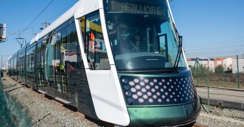 À Nantes, un adolescent de 13 ans agressé dans un tramway : sa casquette et ses AirPods lui sont volés