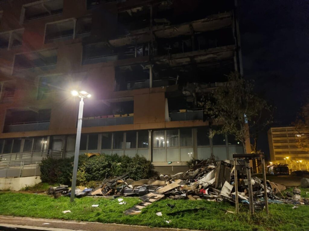 Tournage de clip près de Lyon : chaos et incendie à Rillieux-la-Pape après un tir de mortier