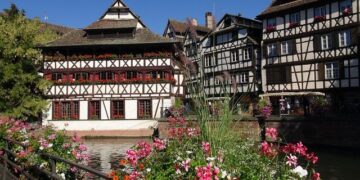 Deux joggeuses agressées dans un parc à Strasbourg : les agresseurs condamnés à de la prison ferme  —  Deux joggeuses attaquées dans un parc de Strasbourg : les coupables écopent de peines de prison ferme