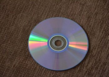 « Yoroï » avec Orelsan : un conte fantastique et une fable potache au pays du Soleil-Levant à ne pas manquer pour les fans — Plongez dans « Yoroï » avec Orelsan : un conte fantastique et une fable pleine d’humour au cœur du Japon à découvrir absolumen « Yoroï » avec Orelsan : un conte fantastique et une fable potache au pays du Soleil-Levant à ne pas manquer pour les fans — Plongez dans « Yoroï » avec Orelsan : un conte fantastique et une fable pleine d’humour au cœur du Japon à découvrir absolumen