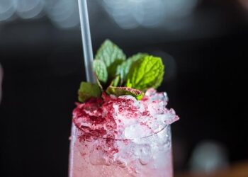 À 100 km/h et en état d’ivresse, il percute un piéton à Nice puis prend la fuite : condamné à trois ans de prison — Conduite en état d’ivresse à 100 km/h : il renverse un piéton à Nice et s’enfuit, écopant de trois ans de prison À 100 km/h et en état d’ivresse, il percute un piéton à Nice puis prend la fuite : condamné à trois ans de prison — Conduite en état d’ivresse à 100 km/h : il renverse un piéton à Nice et s’enfuit, écopant de trois ans de prison