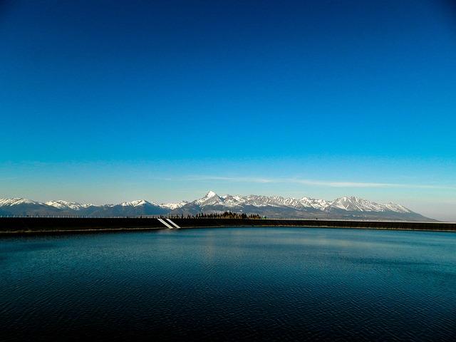 HYBE et JYP Entertainment dévoilent deux girl groups prêtes à conquérir le marché mondial HYBE et JYP Entertainment dévoilent deux girl groups prêtes à conquérir le marché mondial