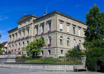 Mehdi Kessaci Assassiné : Une Vague de Solidarité Politique Fédère Toute la France Mehdi Kessaci Assassiné : Une Vague de Solidarité Politique Fédère Toute la France