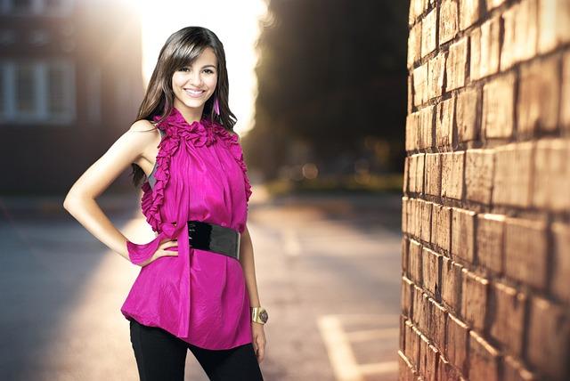 Les Rois maudits (2005) – Saison 1 Épisode 4 : La Louve de France Les Rois maudits (2005) – Saison 1 Épisode 4 : La Louve de France