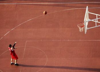Basket-ball : La SIG résiste à Cholet et décroche sa place en quarts de finale de la Coupe de France – revivez le match en direct