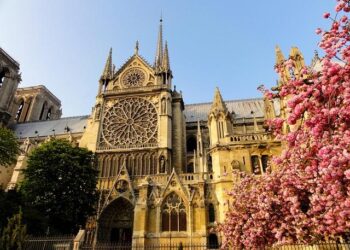 Plongez dans la Magie des Marchés de Noël les Plus Enchanteurs de Paris et Île-de-France en 2025 Plongez dans la Magie des Marchés de Noël les Plus Enchanteurs de Paris et Île-de-France en 2025