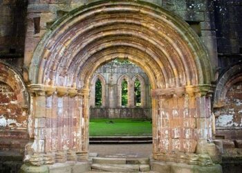 Strasbourg Christmas Market: GVS Security Guards Keep Watch with Friendly and Polite Vigilance on the Bridges Strasbourg Christmas Market: GVS Security Guards Keep Watch with Friendly and Polite Vigilance on the Bridges