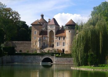 Montpellier Triumphs 2-0 Over FC Montceau Bourgogne in Exciting Coupe de France 8th Round Showdown