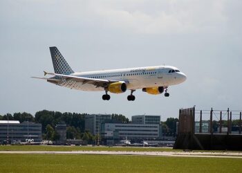 Un avion Vueling Paris-Ibiza dévié en plein vol à cause d’un « problème technique » surprenant