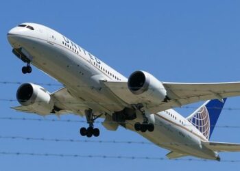 Neige intense : six aéroports français fermés, retards et annulations à Nice annoncés