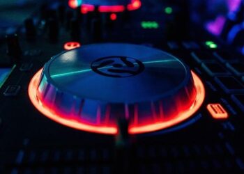 « Dernière rave » : les ravers marseillais craignent une répression sévère des free parties
