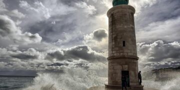 « À Marseille, les musulmans toujours en attente de leur grande mosquée : « On est obligés de prier dans les stades » »