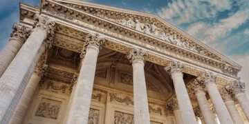 Scandale dans le périscolaire à Paris : 132 animateurs suspendus, une commission d&rsquo;enquête lancée

—

Massive Scandal Rocks Paris After 132 After-School Supervisors Suspended and Investigation Launched