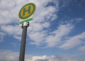 Pourquoi l&rsquo;arrêt de bus Lille Europe, l&rsquo;un des plus fréquentés, est-il toujours si mal équipé ?