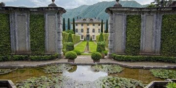 Uncover the Haunting Melodies of Villa Fantôme by French Boy
