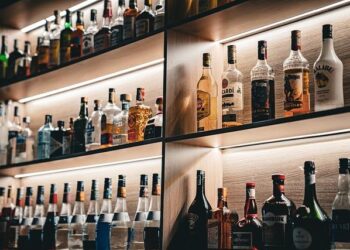 Explore Lyon&rsquo;s Best Bars: Ranked Among France&rsquo;s Top 100!